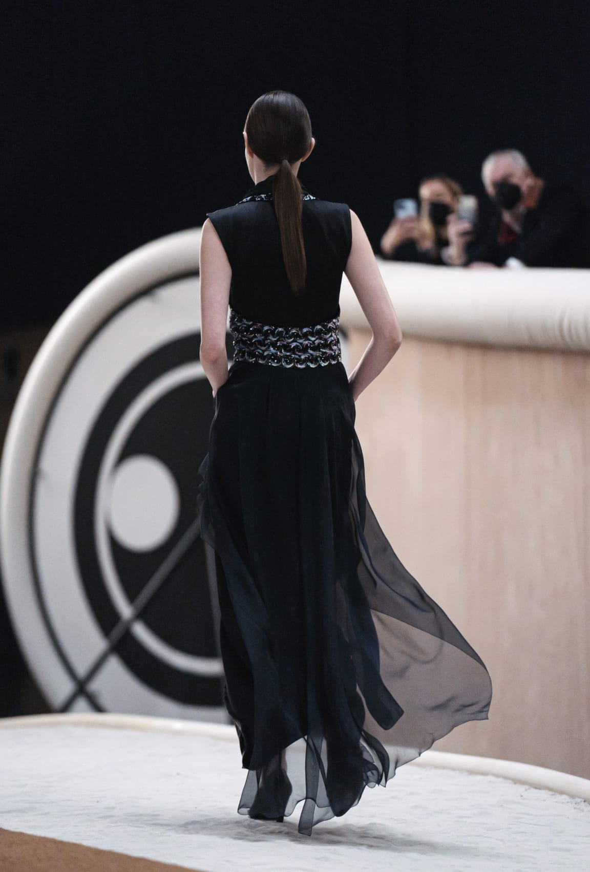 zoom - View 2 - Look 33 - Spring-summer 2022 Haute Couture - see full sized version