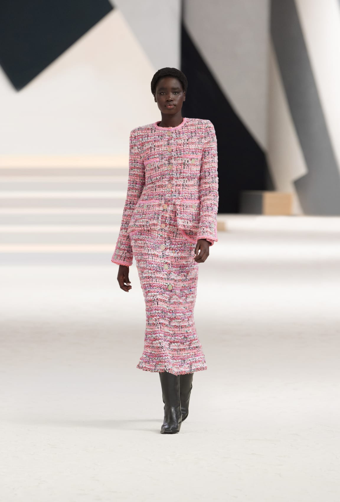 zoom - Image 1 - Look 14 - see full sized version