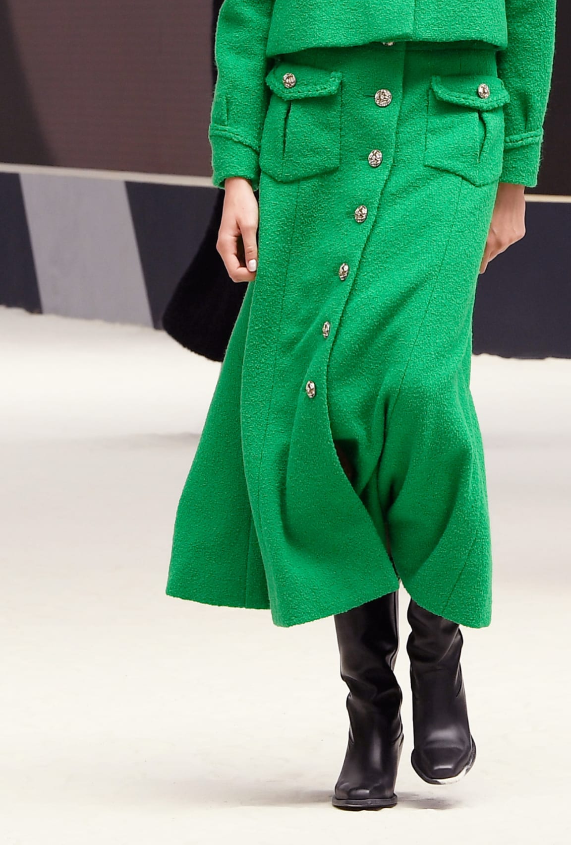 zoom - View 4 - Look 1 - Fall-winter 2022/23 Haute Couture - see full sized version