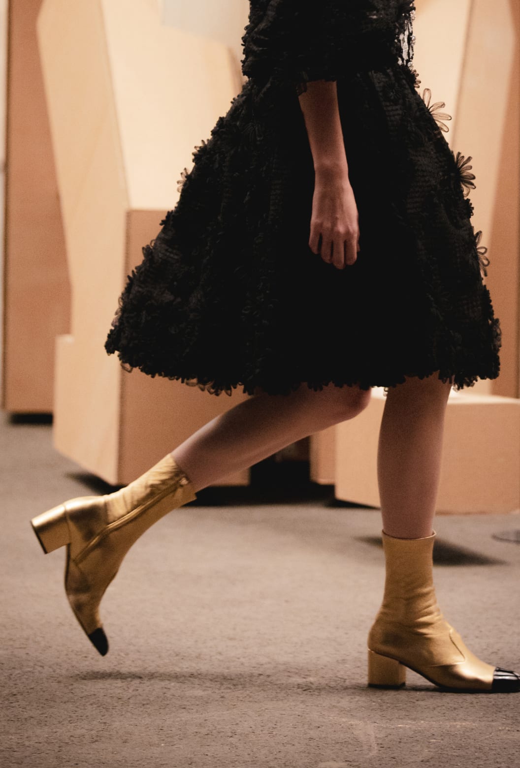 zoom - View 2 - Look 27 - Primavera Estate 2023 Haute Couture - vedere versione ingrandita