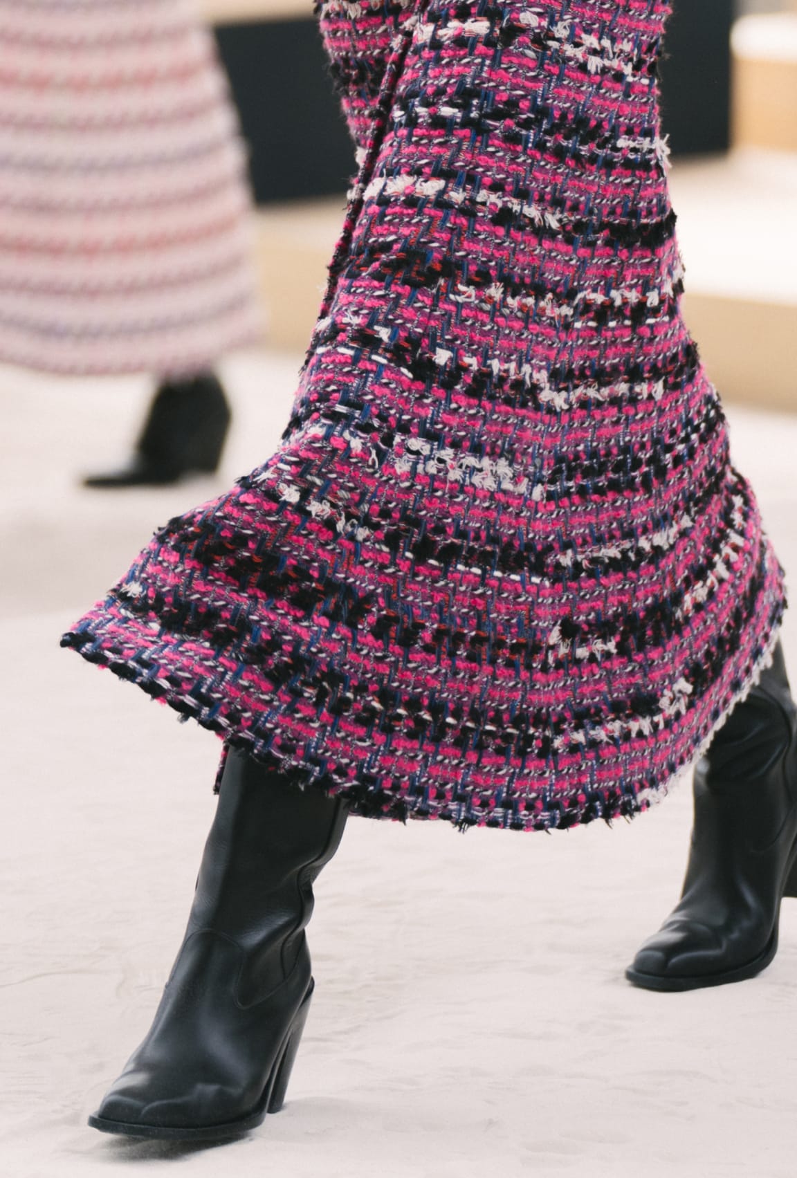 yakınlaştır - View 4 - Look 15 - Fall-winter 2022/23 Haute Couture - tam boy versiyonunu görün
