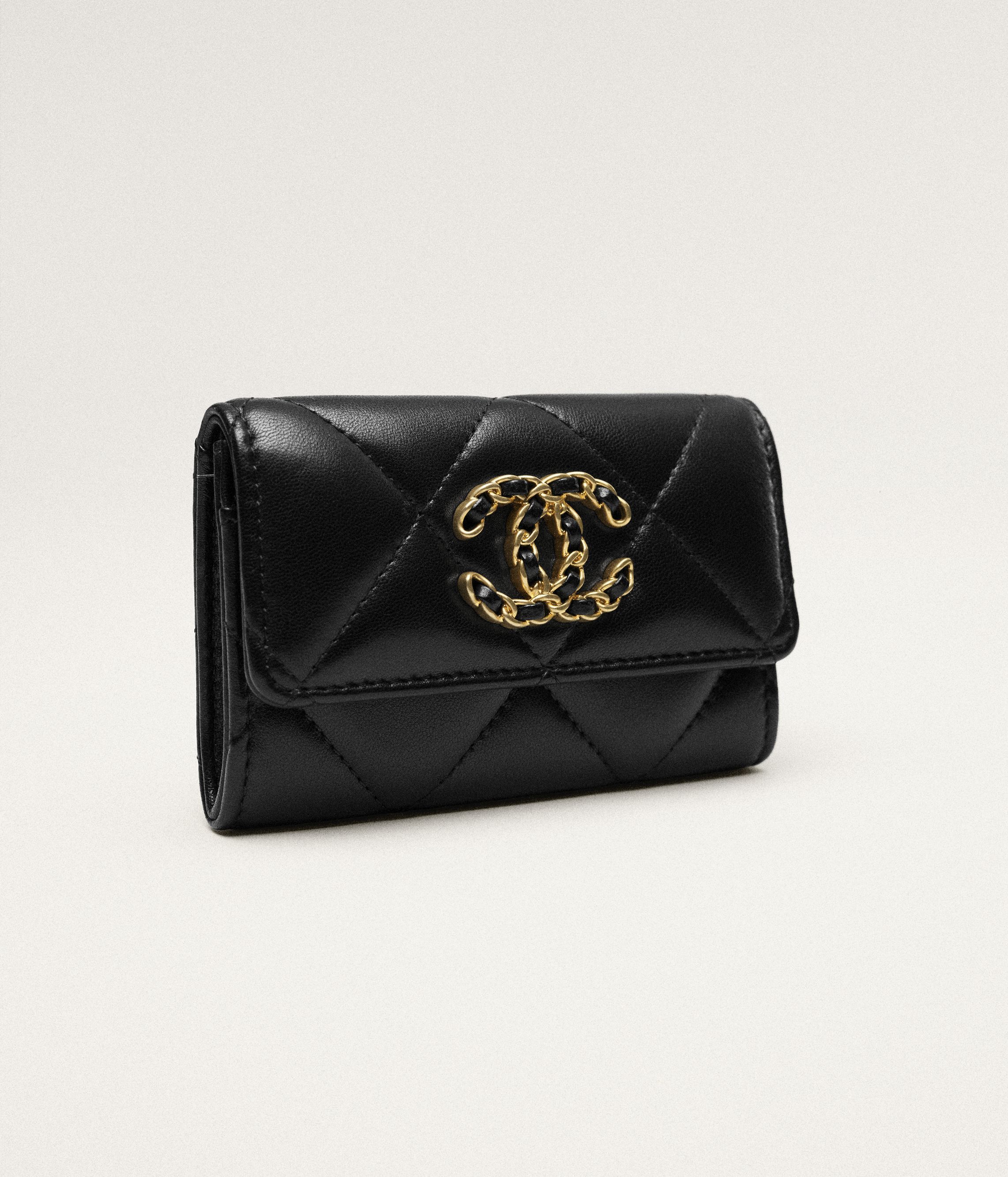 Chanel 19 flap card holder Shiny lambskin gold tone silver tone ruthenium finish metal black Fashion CHANEL