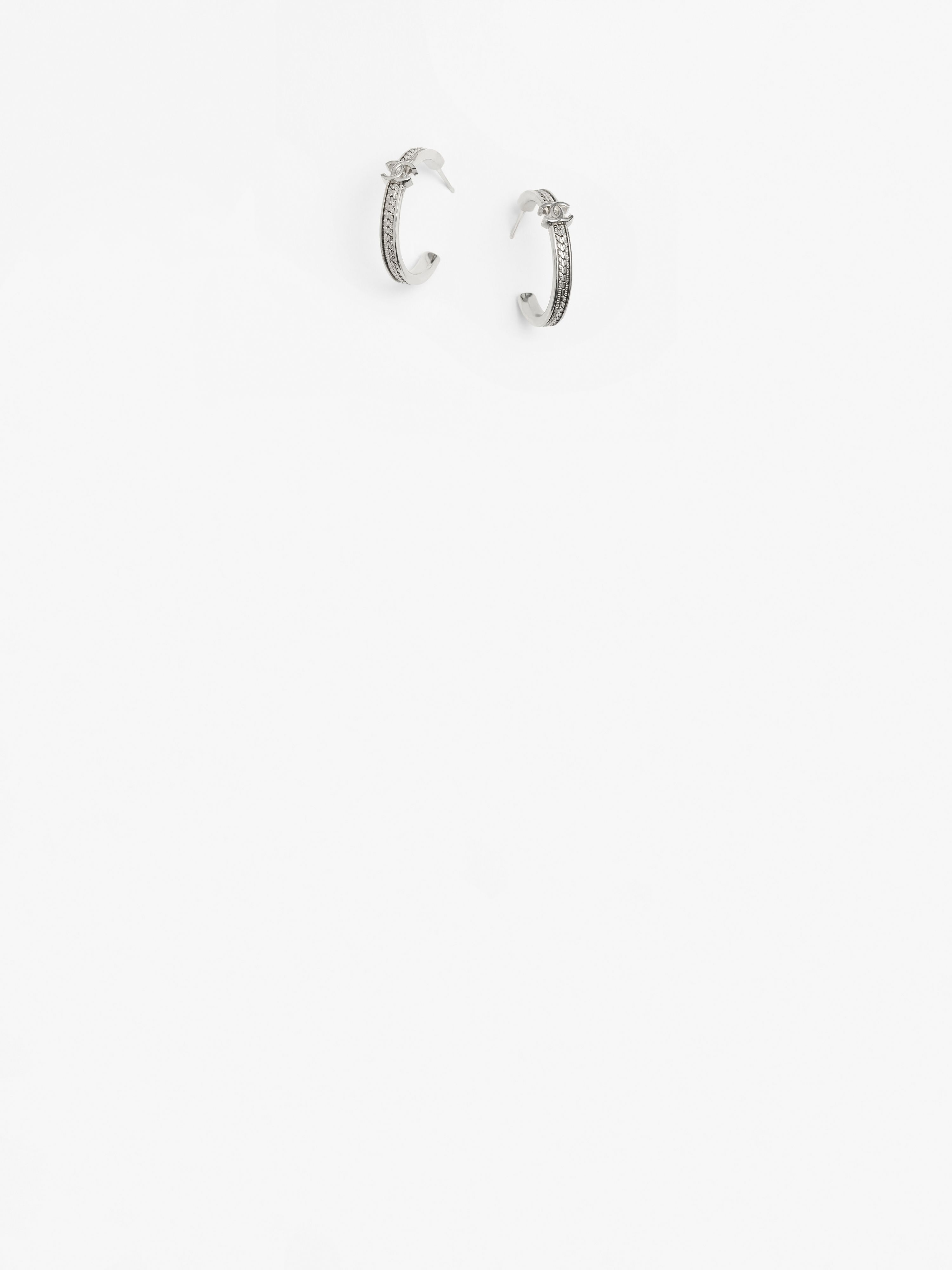 フープ ピアス - メタル、シルバー — ファッション | CHANEL シャネル