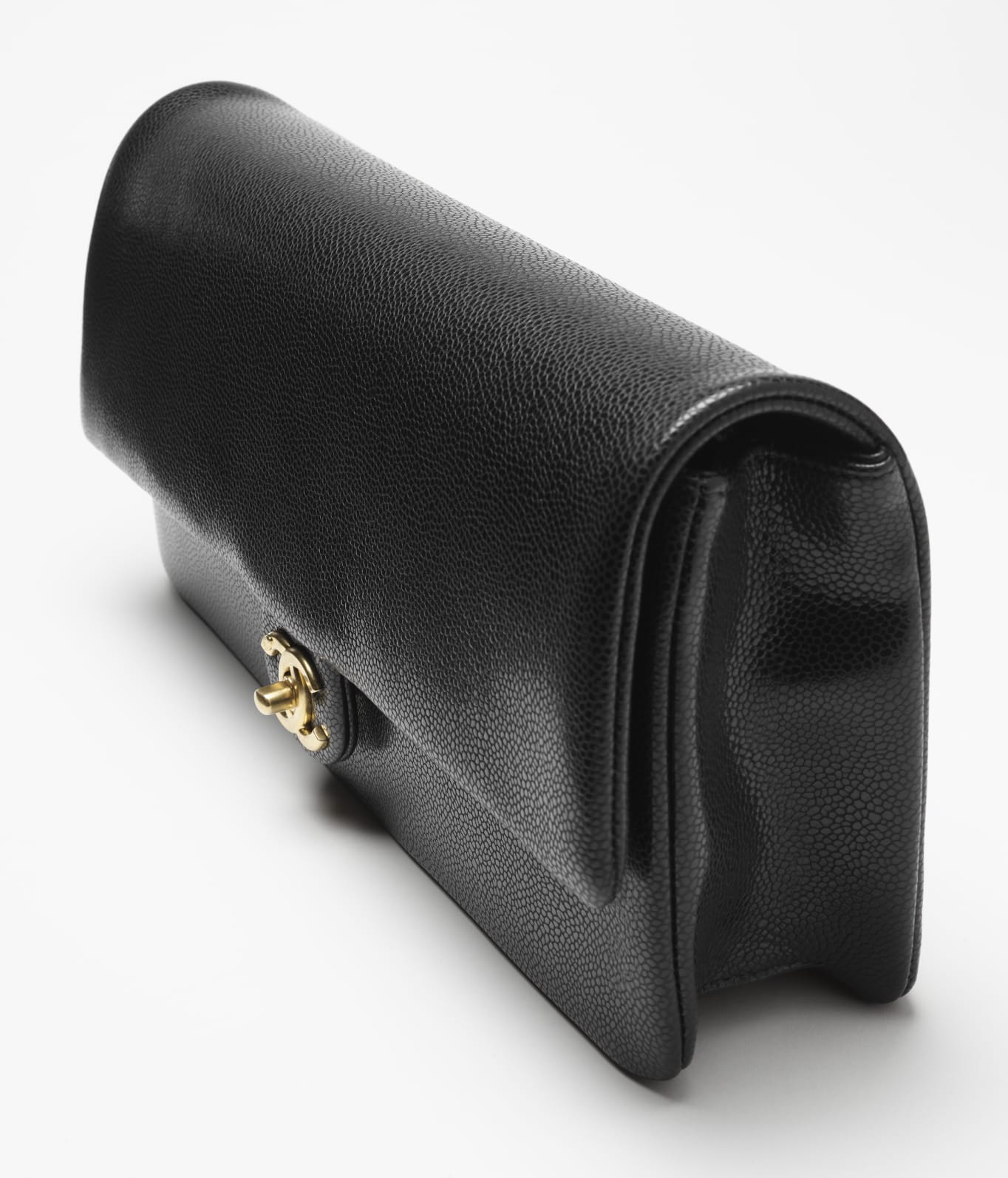 Maxi clutch bag Shiny grained calfskin gold tone metal black Fashion CHANEL