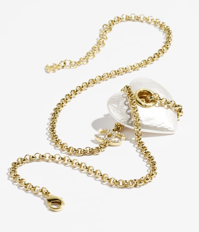 Chanel metal and resin necklace sales