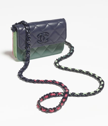 Pochette avec chaîne