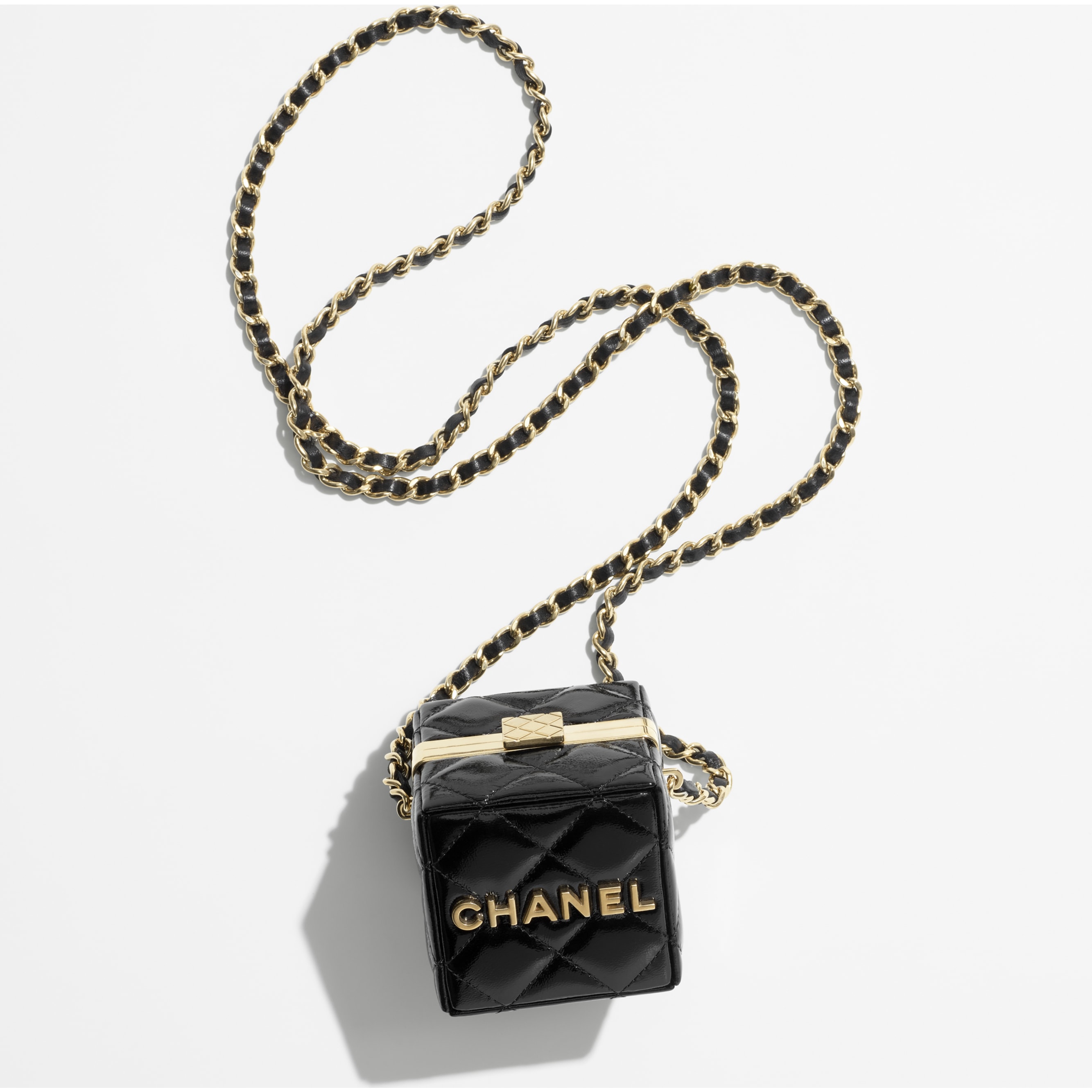 Clutch With Chain Patent Lambskin & Gold-Tone Metal Black - packshot artistique vue1