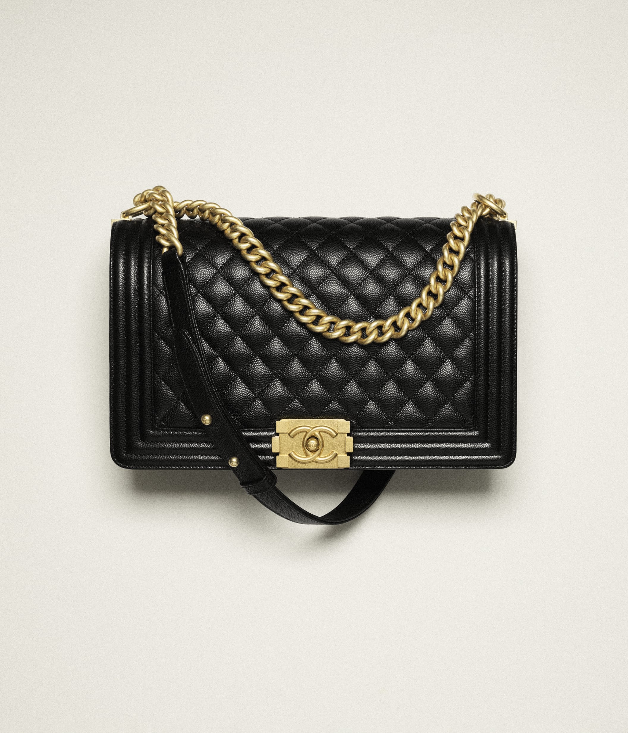 Chanel boy medium deals