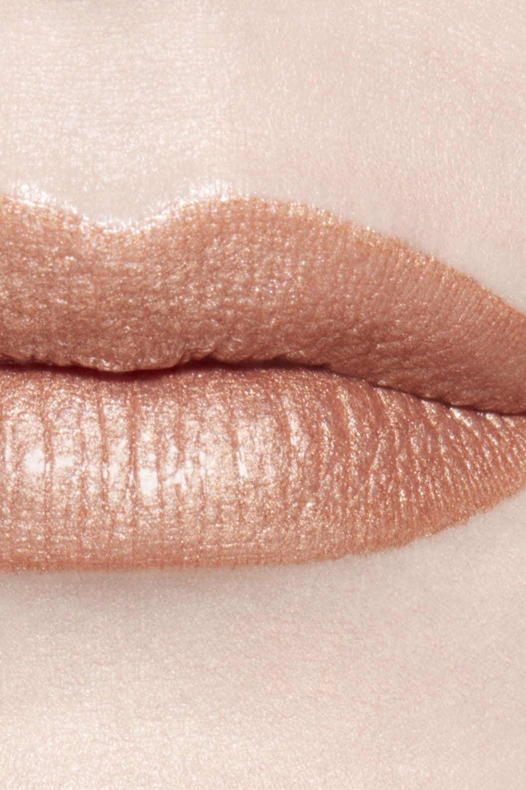 Application makeup visual 3 - ROUGE ALLURE LAQUE 60 - INFLEXIBLE