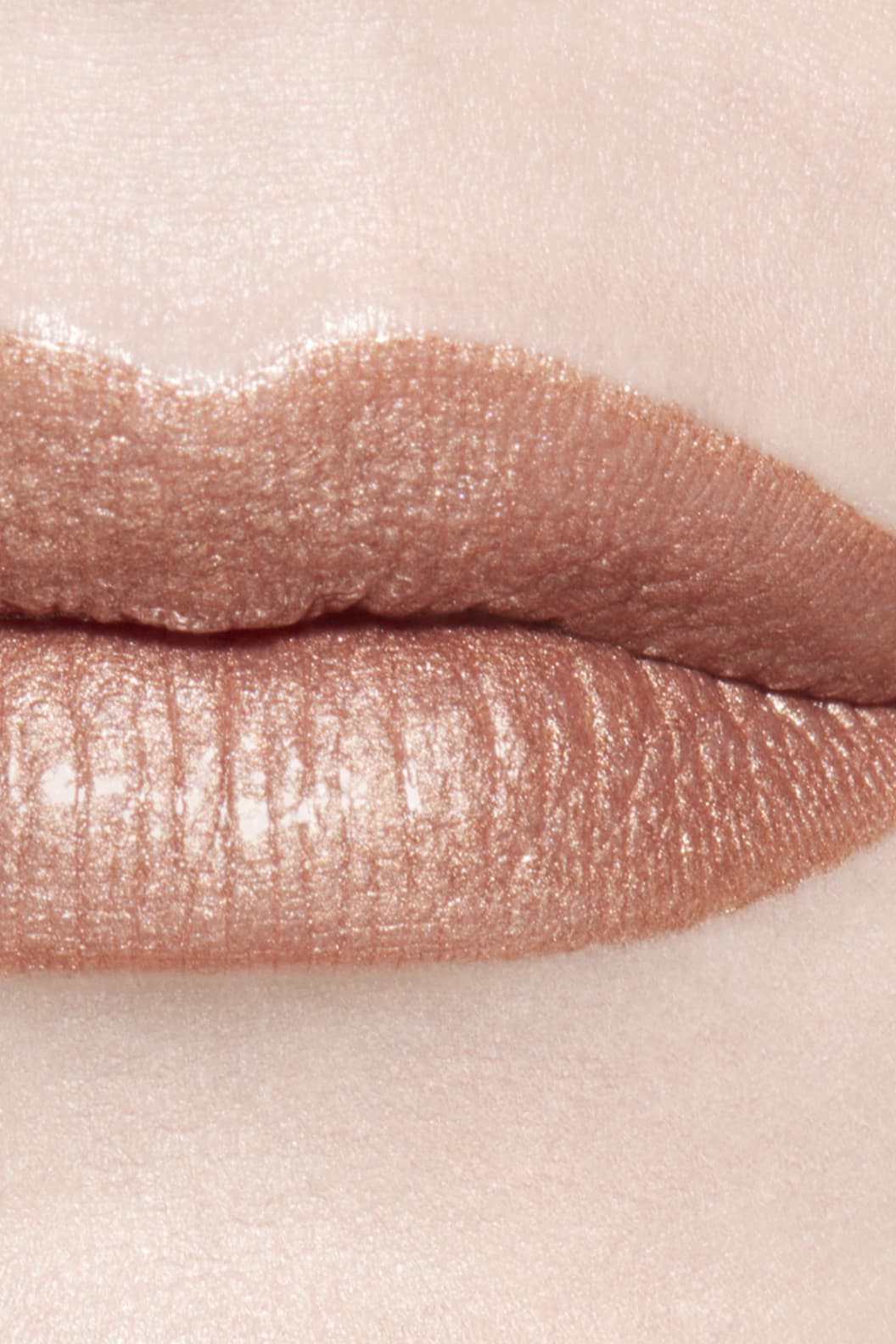 Application makeup visual 3 - ROUGE ALLURE LAQUE 90 - GOLDEN BEIGE