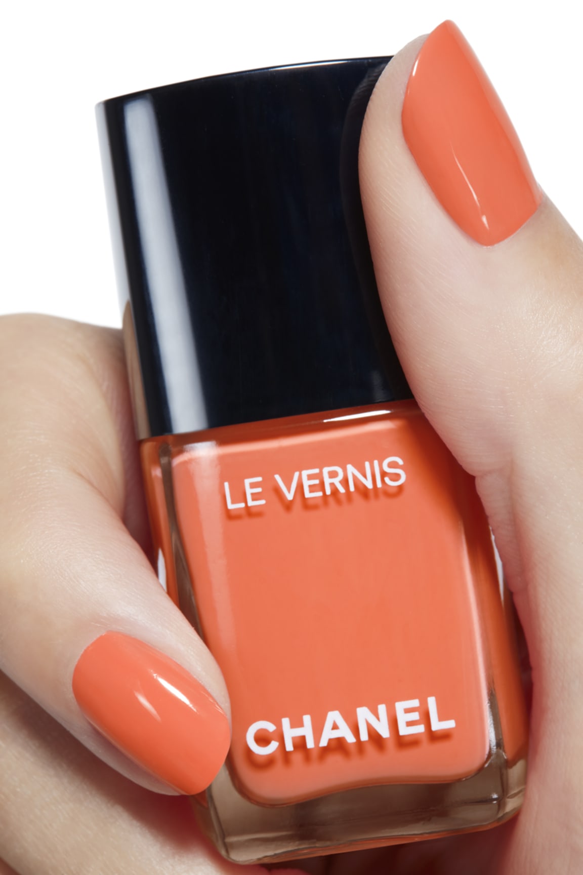 Imagen aplicación de maquillaje 2 - LE VERNIS 745 - CRUISE
