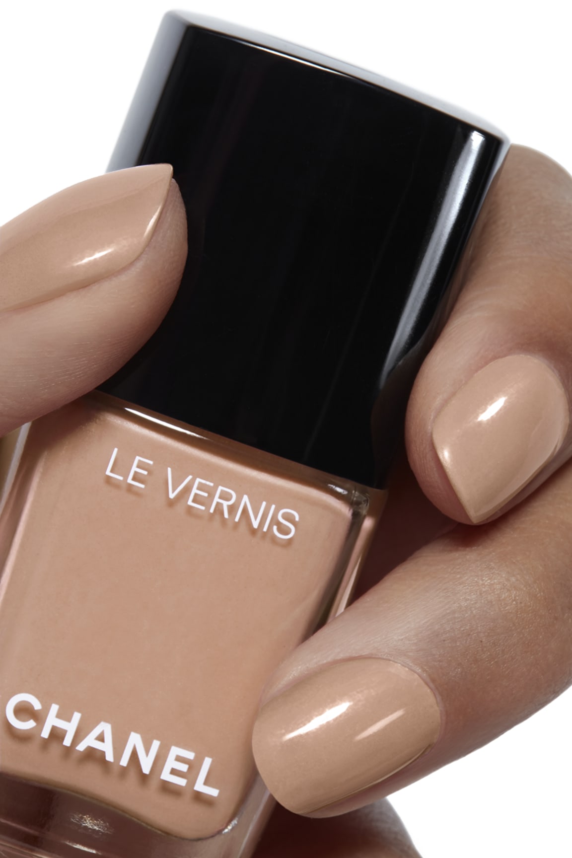Anwendung Make-up-Bild 1 - LE VERNIS 951 - ORIGINEL