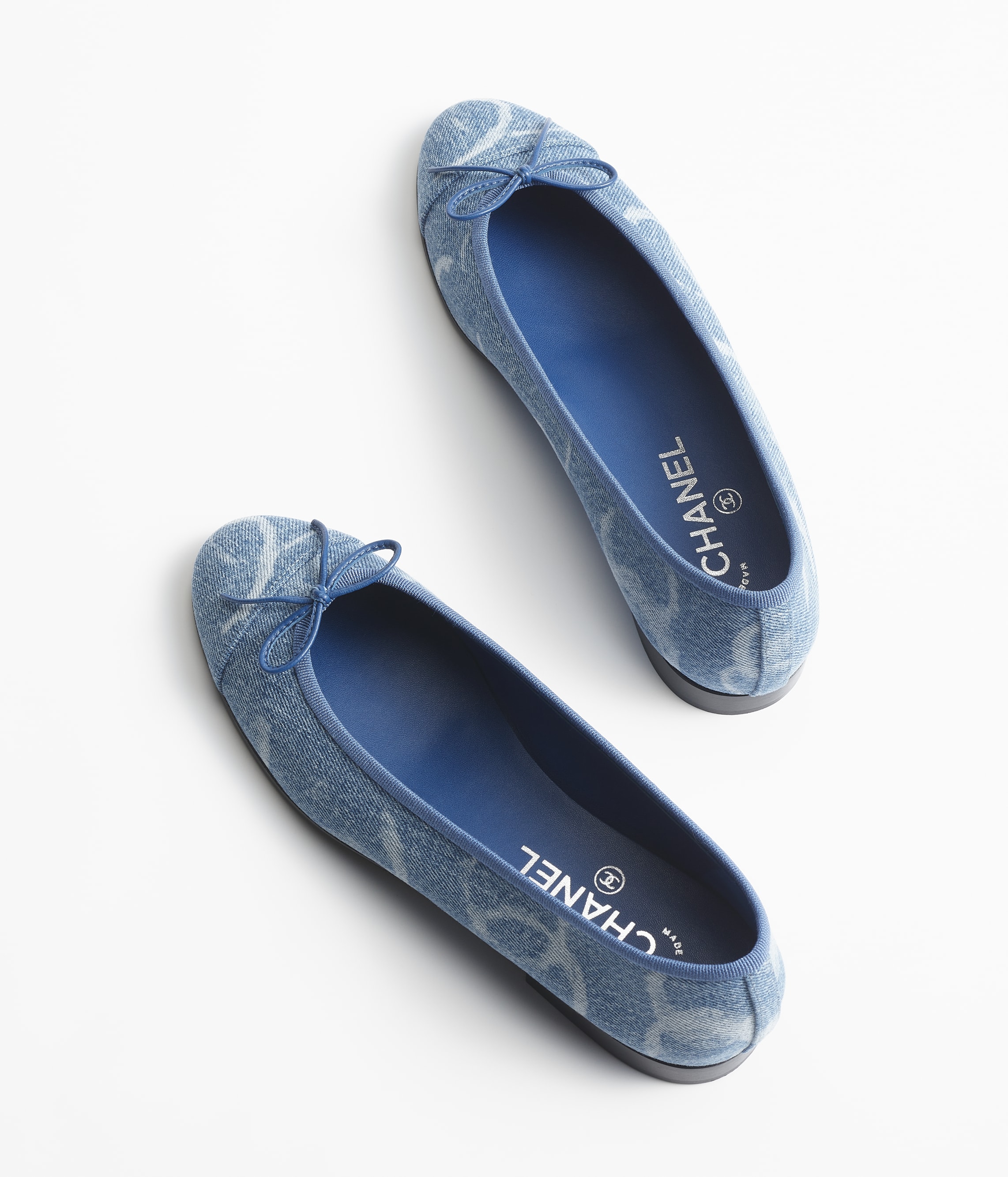 Ballet flats - Printed denim, light blue & white — Fashion | CHANEL