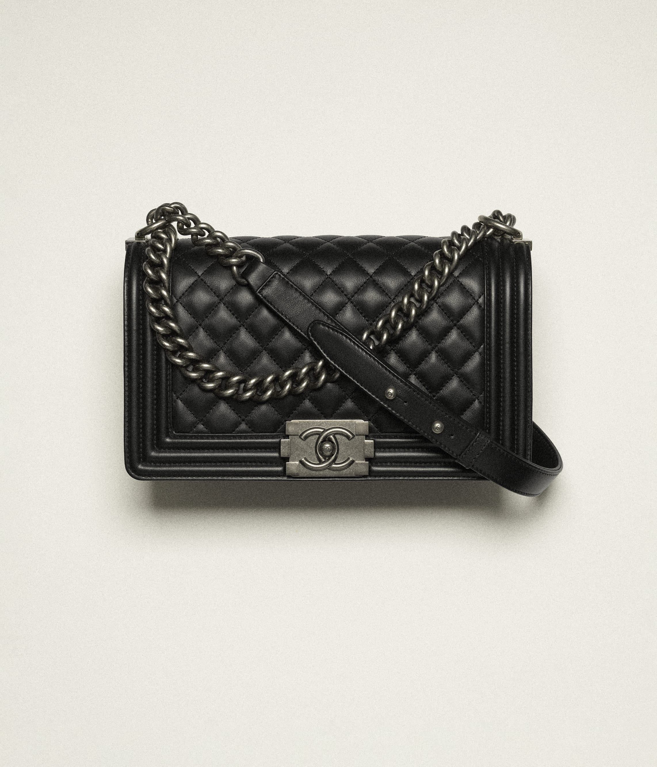 Boy chanel, ハンドバッグ、カーフスキン、ブラック — ファッション | CHANEL シャネル Boy chanel, ハンドバッグ、カーフスキン、ブラック — ファッション | CHANEL シャネル
