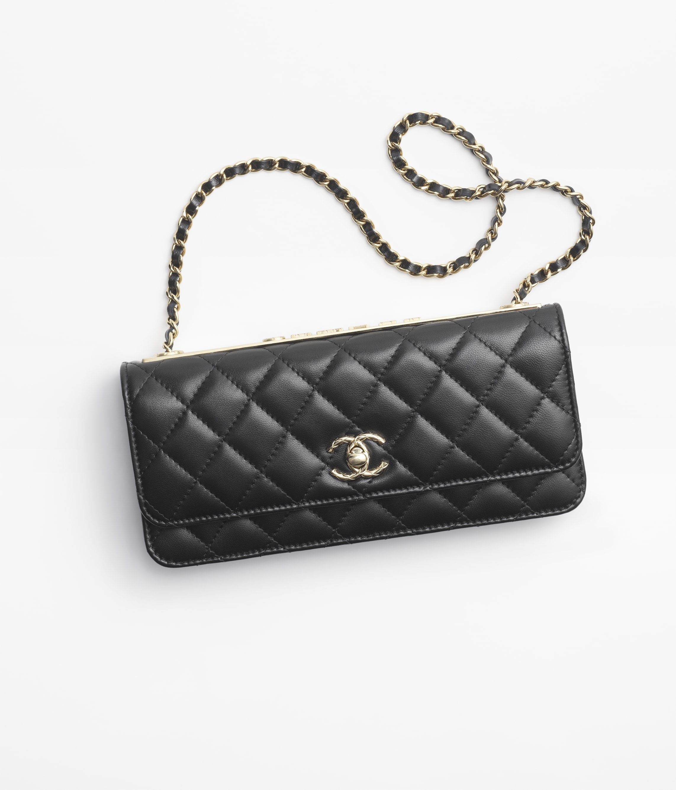 Wallet on chain - Lambskin & gold-tone metal, black — Fashion