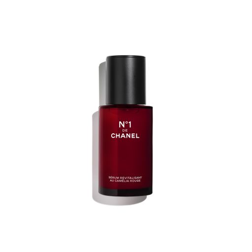 Chanel N°1 De  Revitalizing Serum Smooths - Illuminates - Targets Signs Of Aging In White