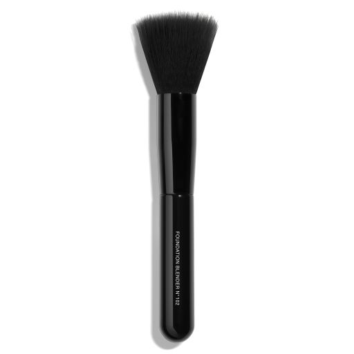 Chanel Les Pinceaux De  Foundation-blending Brush N°102 In White