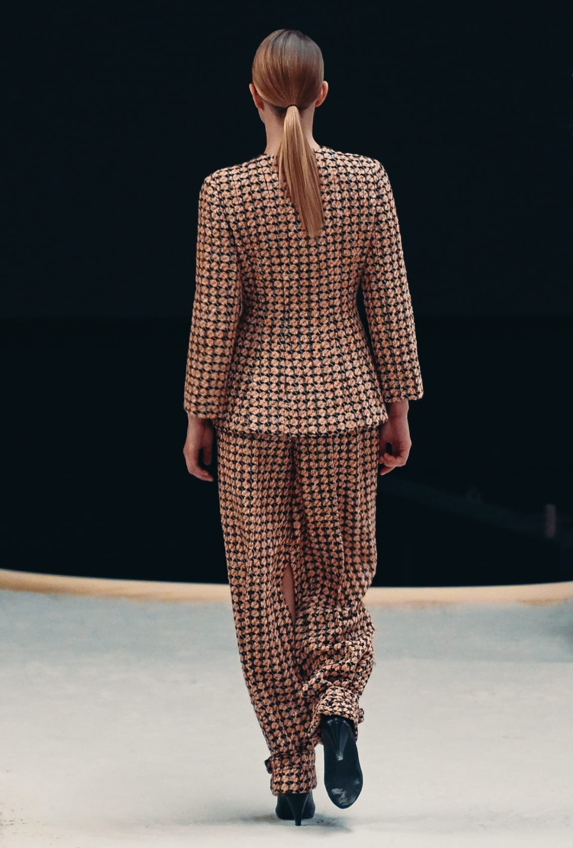 zoom - View 3 - Look 3 - Spring-summer 2022 Haute Couture - see full sized version